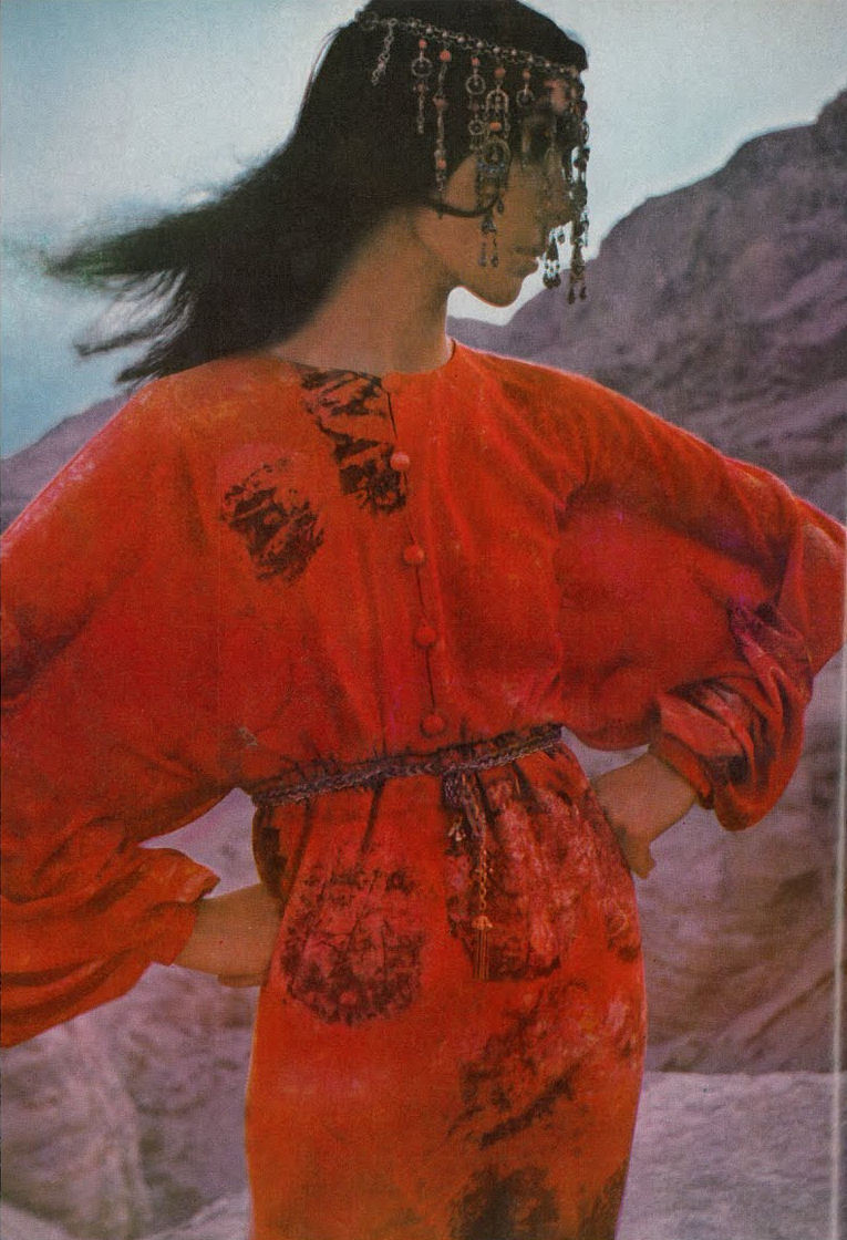 thefashiondontlivewithoutvogue:  “Israel” - Vogue UK January 1st, 1969