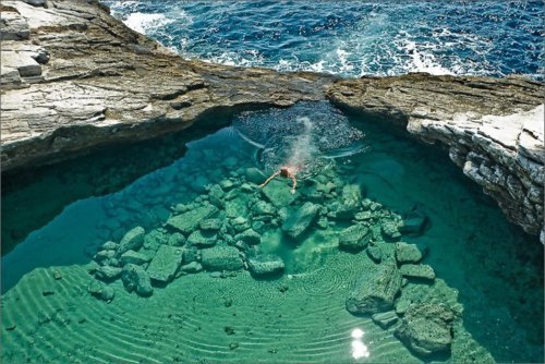 bluepueblo:  Natural Swimming Pool, Hawaii photo via tacocore 