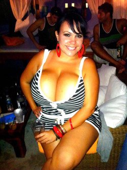 Bustylovertits:  Omg Very Nice Huge B(  @  Y  @  )Bs!!!  Got To Admit She Got Great