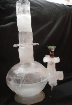 whatismarijuana:   ICE BONG?!?!