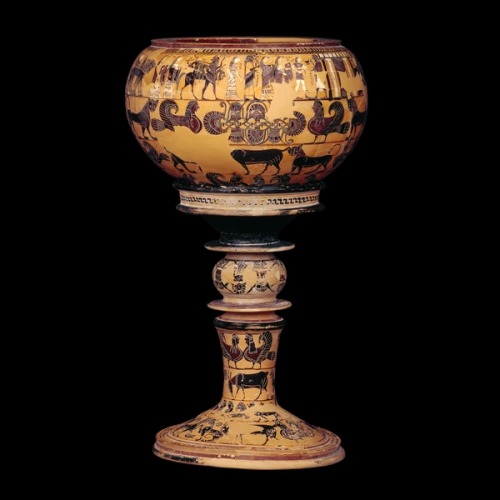triglifos-y-metopas: The wedding procession of Peleus and Tethis Black-figured bowl (dinos) and stan
