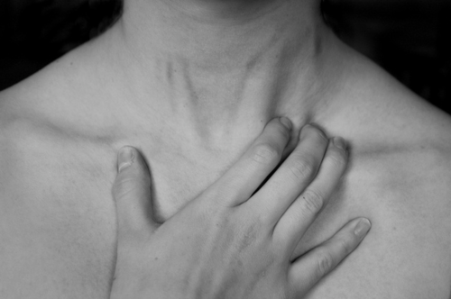coagir:  Todas as dores, todas as lágrimas, sonhos quebrados, e até as dúvidas valeriam á pena se, ao menos… pudesse passar por tudo de novo, pra quem sabe mudar algo, e fazer o agora ser diferente, melhor, ou até mais fácil de tentar suportar.