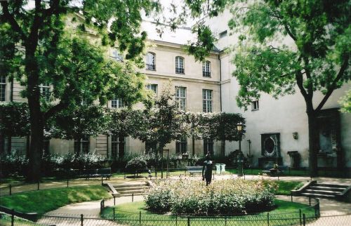 16antidotes: rue Pavée, Marais, Paris (by jivedanson)