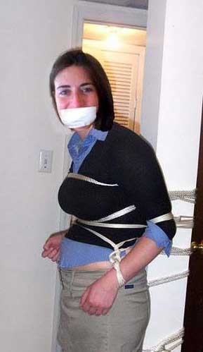 bondageman:  atada a la columna 