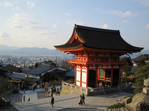 by urbanana on Flickr. Kiyomizu-dera buddhist temple in eastern Kyoto, Japan.