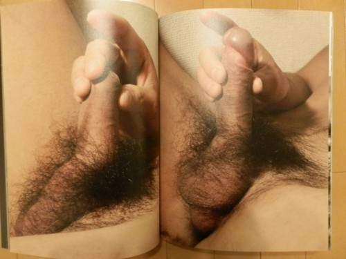 fuckyeahimsingaporean: 小松吾芸 X Leslie Kee Only 1000 copies worldwide.