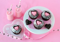 thecakebar:  Sweetheart Cupcakes Tutorial! (recipe/tutorial) 