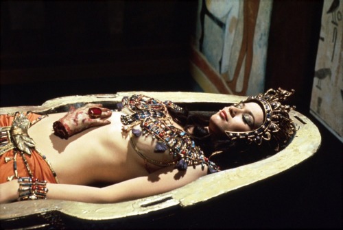 Valerie Leon dans Blood From The Mummy’s Tomb. 