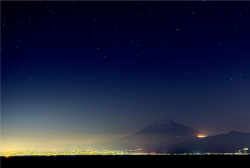 j-p-g:  starry sky& mt.huji | Flickr