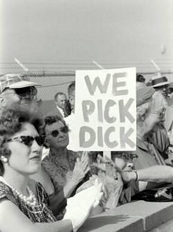 formicarius:  Nixon supporters in San Diego. Photo by Ralph Crane 