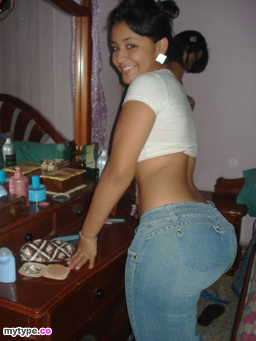 nastythingss:  phhhaaaatttt  She&rsquo;s cute and fine as HELL!