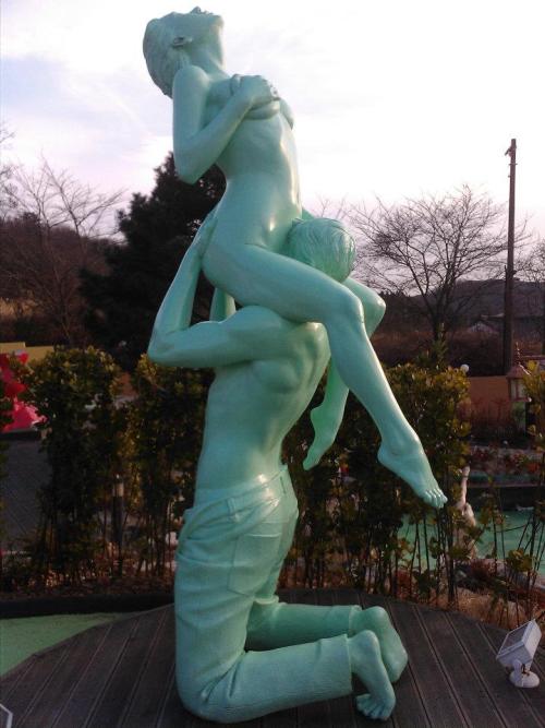 XXX slimgoodie357:  fedae:  what a lovely sculpture photo