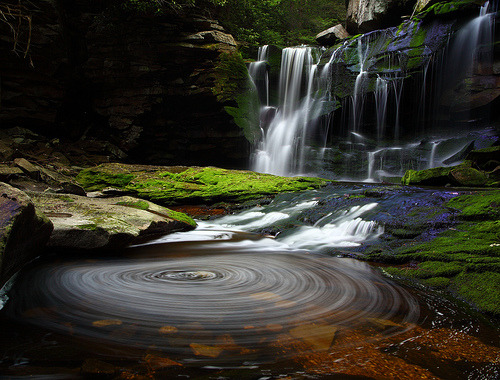 Elakala Waterfalls Swirling Pool, Blackwater Falls, Virginia© ForestGladesiWander | website