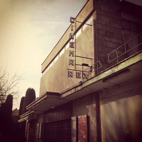 Kino -#polworld #crivellin#cinema#kino#cinematic#rex#italia#italy (Taken with Instagram at Area Riservata ai Cani)