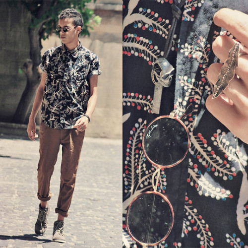 Slightly quirky. Fantastic vintage patterned shirt. credits: Issam Hrs