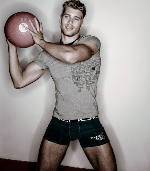 shirtlifting:  Kris Kranz 