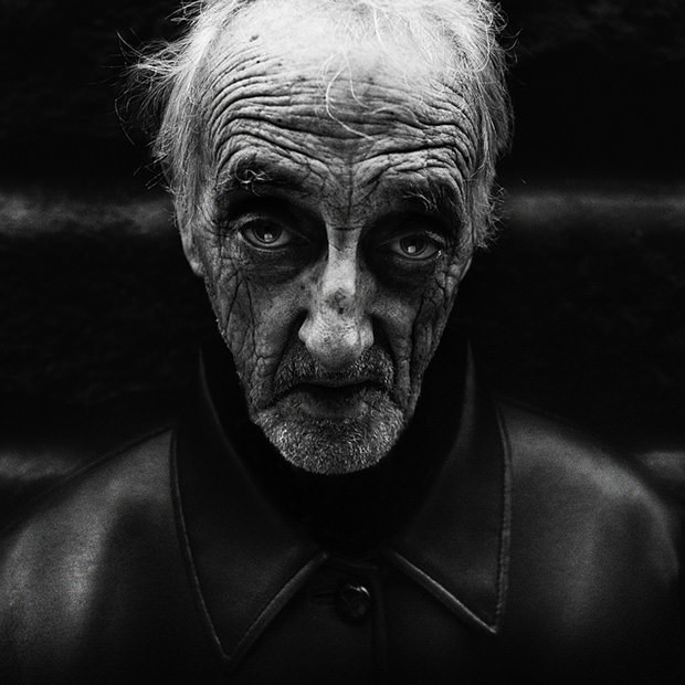 carolinepercello:  Photographer Lee Jeffries worked as a sports photographer before