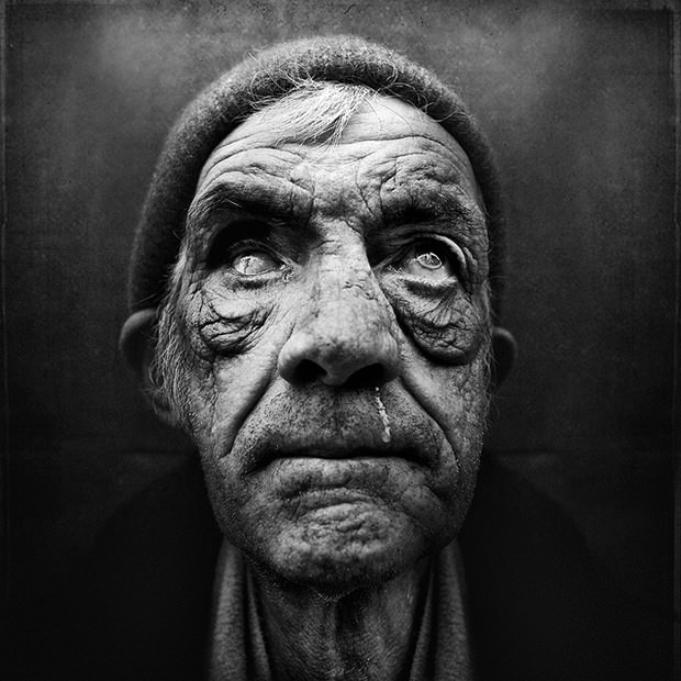 carolinepercello:  Photographer Lee Jeffries worked as a sports photographer before