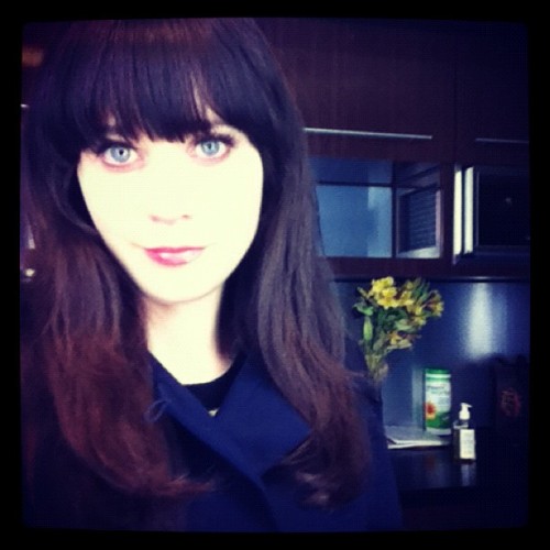 zooeydeschanel:  @lightaaron sure knows how to cut a fringe! (Taken with instagram)  SEE, GUYS?! I’M NOT THE ONLY ONE WHO CALLS IT FRINGE.