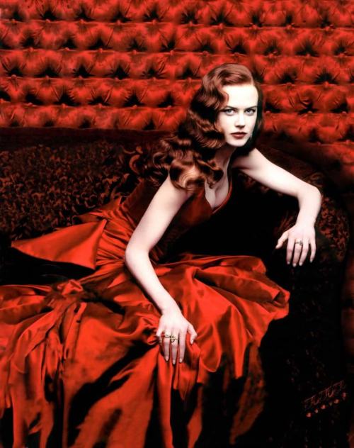 lottalace:suicideblonde:Nicole Kidman as Satine in Moulin Rouge photographed by Annie Leibovitz for 