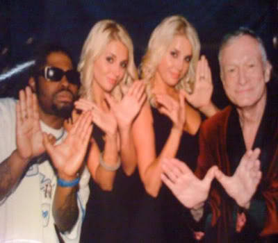 julesstrangelove:  Even Hugh Heffner &amp; those beautiful ladies know they’re