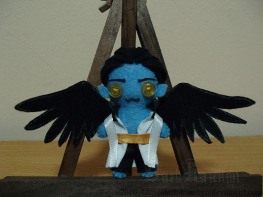 fuckyeahlegacyofkain:  Janos plushies! From left to right:  Janos Audron by *krowzivitch