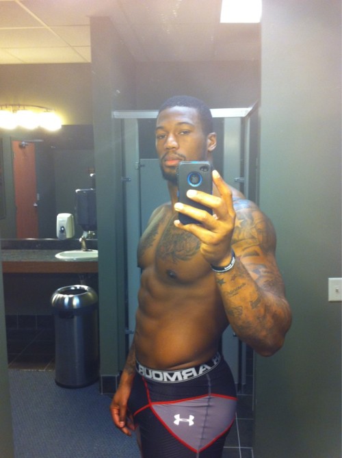 mistahsonasty:  Ray Edwards Nfl player is so mf sexy! Check the nipple piercing, tight ass underwear. U know he getting down on the low.   Black man soooo sexy! :-)