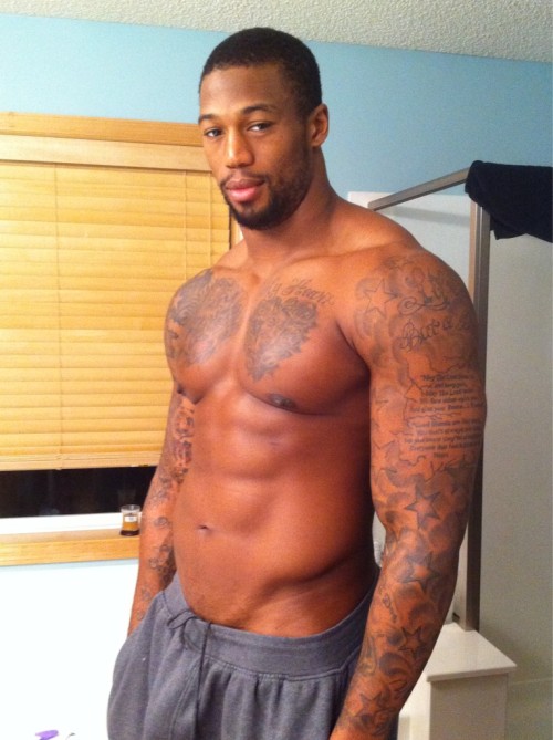 mistahsonasty:  Ray Edwards Nfl player is adult photos