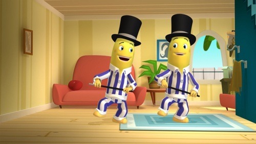 im-sorry-icantbeperfect:  jonasbrosflawless:   BANANAS EN PIJAMAS CUANDO ERA NIÑA        BANANAS EN PIJAMAS AHORA       Esta viendo la tele y de repente veo esto de los bananas en pijamas animado ._. Pff era mucho mejor como antes :L  dhasdjasdjaghs