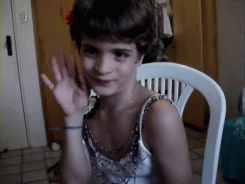 Pessoas normais dando oi:
