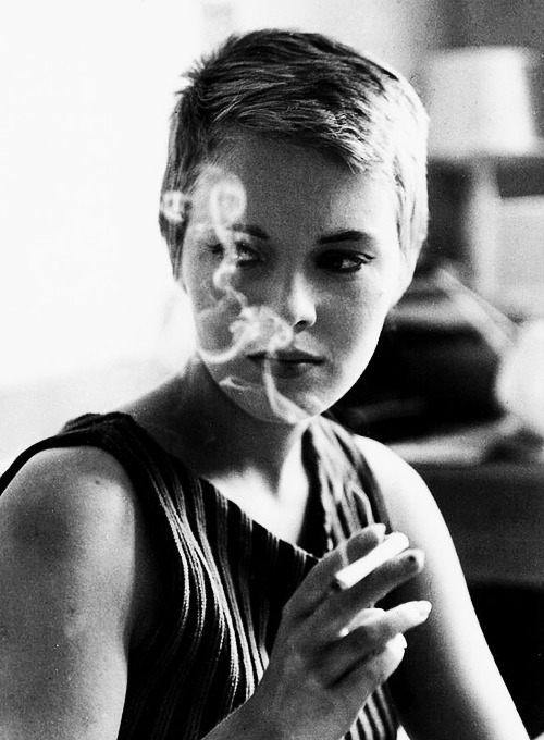 theniftyfifties:Jean Seberg on the set of ‘A Bout de Souffle’, 1959. Photo by Raymond Cauchetier.