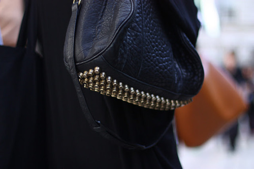 e-l-o-p-e:  p-atchouli:  just ordered this today. i will not sleep until i get this bag!!!  you bought for me? sanks love<3 