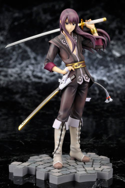 estellise-sama:  nicehobby:  [Tales of Vesperia] Yuri Lowell figure by Alter  There goes more money. Man, today must be “Steal Kimi’s Hard Earned Cash” day or somethin’. 