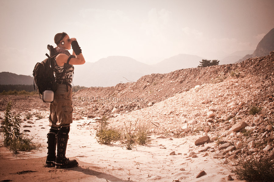 cyborggoth:  falloutgallery: Wasteland Wanderer by The Ouroboros 