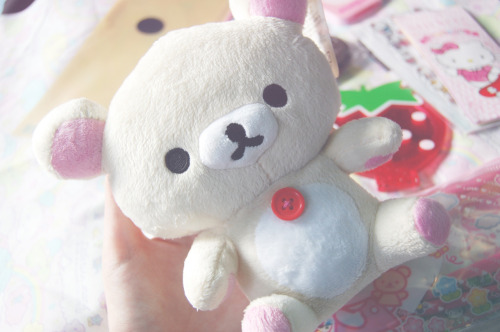 misskittyxo:  Giveaway time from Miss Kitty!As a thank you for being such lovely followers, I have decided to share some of my cute stuff with you!What you can win:♡ Rilakkuma 6” plush.♡ Rilakkuma iPhone 4/4S case.♡ Rilakkuma nail clippers.♡