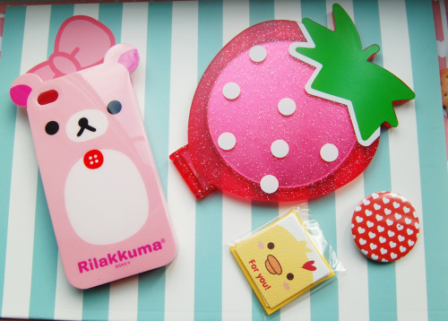 misskittyxo:  Giveaway time from Miss Kitty!As a thank you for being such lovely followers, I have decided to share some of my cute stuff with you!What you can win:♡ Rilakkuma 6” plush.♡ Rilakkuma iPhone 4/4S case.♡ Rilakkuma nail clippers.♡