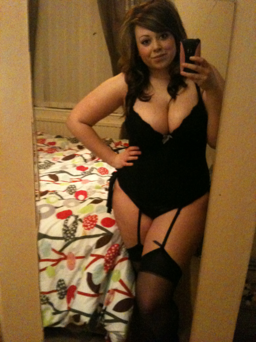 sassyobsession:  damisela-en-distress:  zoobslovesmakeup:  New undies :)  Soooo pretty!!!  love 