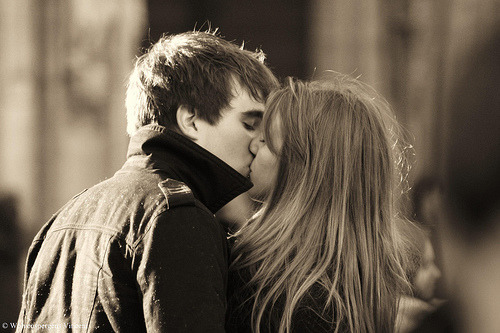 And I just wanna stay with you. In this moment forever, forever and ever. thamy Évellin
