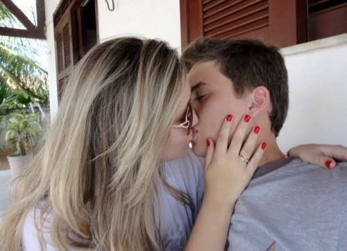  Ainda bem que te encontrei, agora eu sou mais feliz. (Caio Felipe) 