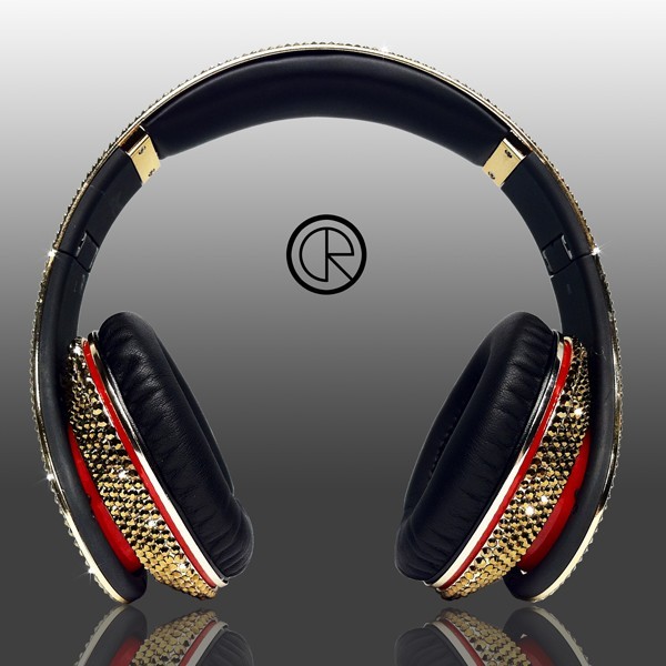 BEATS BY DRE SWAROVSKI SERIES  http://www.ebengregory.com/2012/01/24/lifestyle-for-him-beats-by-dre-swarovski-series/