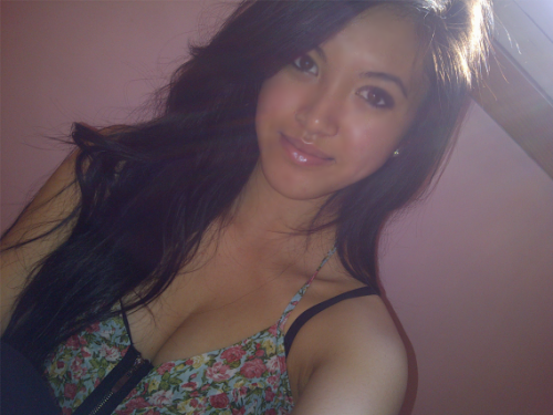 fuckyeahdivineasians:  http://allaboutannaa.tumblr.com