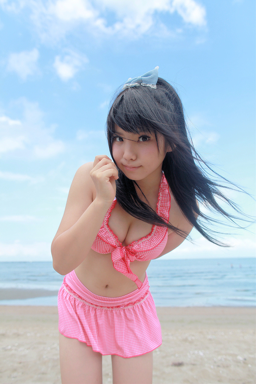 natsusummer:  現役JKコスプレイヤー「えなこ」の最高にムチムチしてるエロい肉で抜く