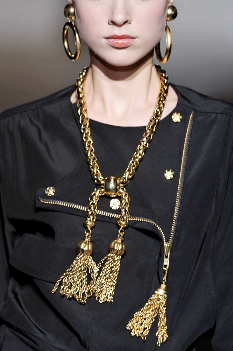 MAGIC, phe-nomenal: Moschino Spring 2010 rtw