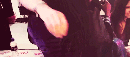 Nina being attacked by a fan’s purse. Classic.     