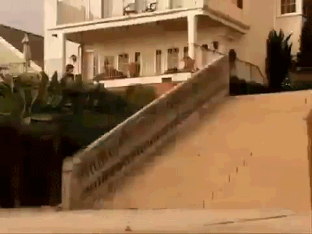 skate-nao-e-crime:  David Gonzalez, flip nose slide 