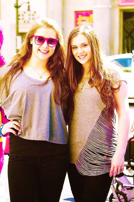  Caitlin~♥ 