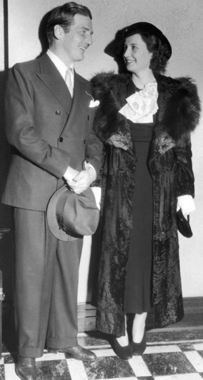 Frank Fay and Barbara Stanwyck as a married couple.