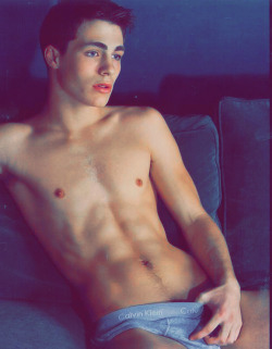 livefortomorrowwedie:  Omg. Just get in my bed now please.  