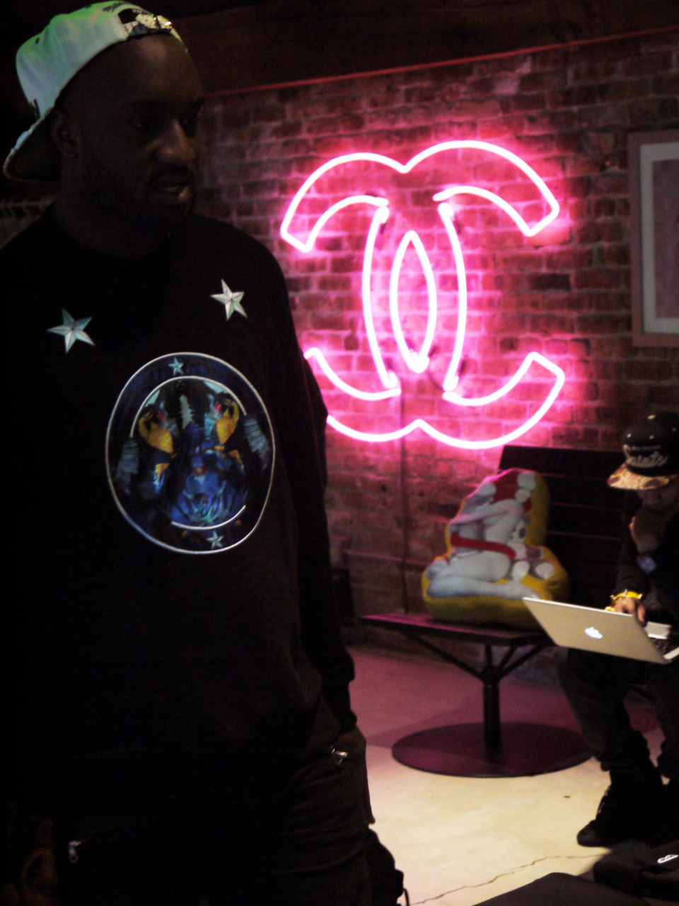 cool-ass-ninjas:  Virgil MothaFuckin’ Abloh. 