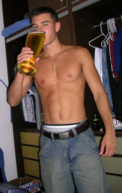 hotboysinjeans.tumblr.com post 16696061952